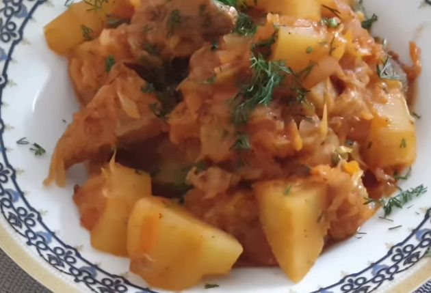 Бигус из свежей капусты с курицей и картошкой