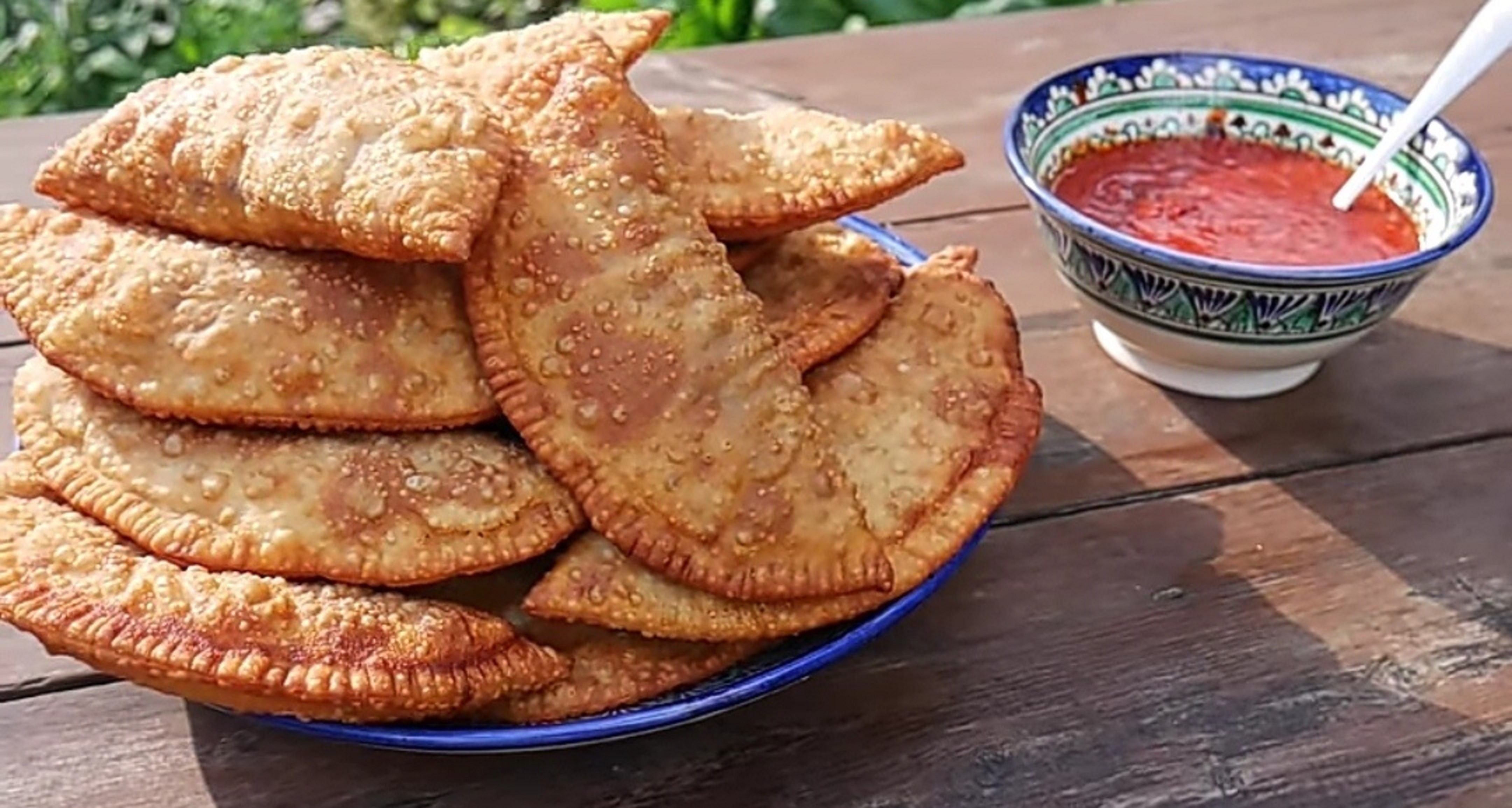 Чебуреки в казане
