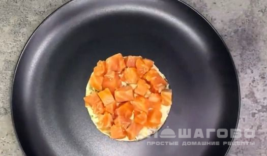 Оливье с семгой слабосоленой