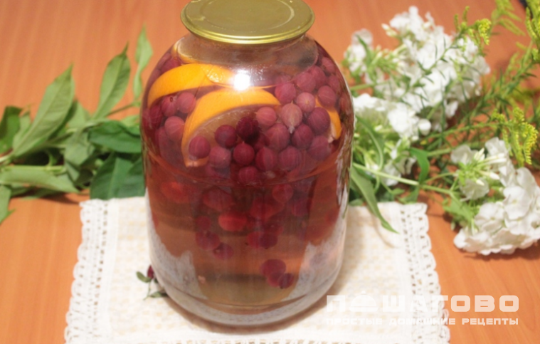 Компот из крыжовника с инжиром