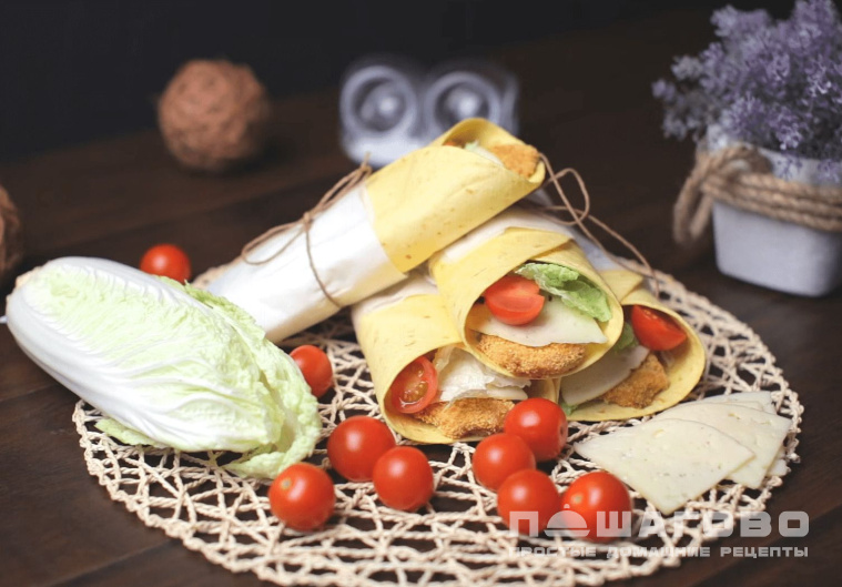 Чикен-ролл по-домашнему с сыром и помидорами