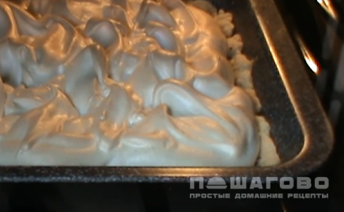 Нежный песочный торт с белковым кремом