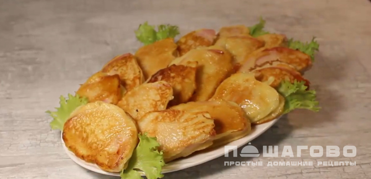 Колбаса в кляре на сковороде