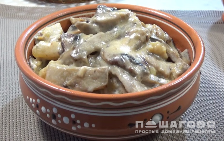 Картофель с шампиньонами в сметане