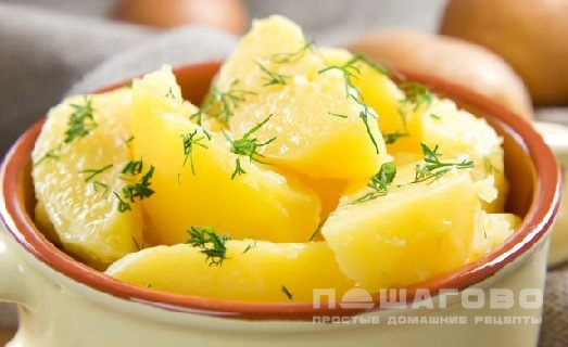 Вареный картофель с чесноком и тимьяном
