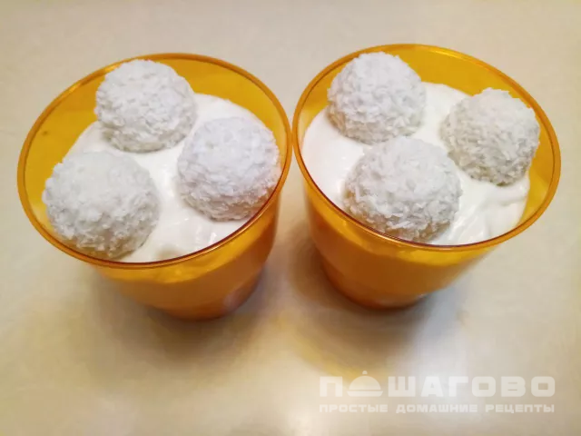 Кокосово-миндальное мороженое «Рафаэлло»