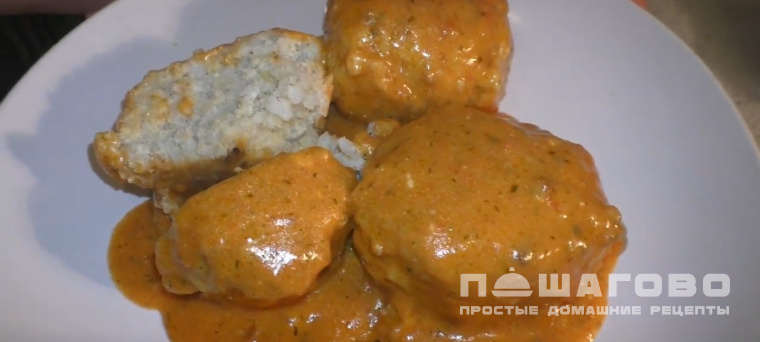 Котлеты ежики рыбные с рисом и подливкой