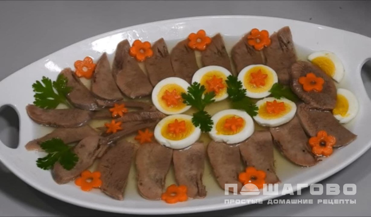 Заливное из свиного языка