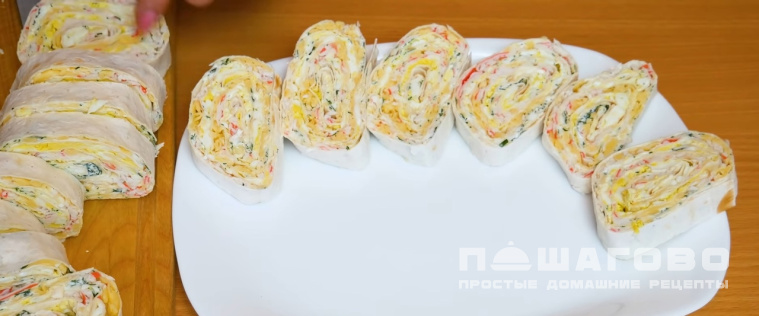 Рулет из крабовых палочек в лаваше