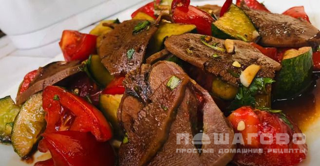 Китайский салат с языком и свежим огурцом