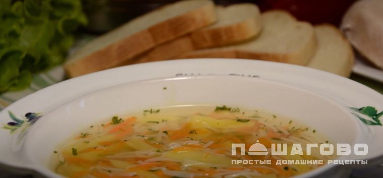 Диетический куриный суп с вермишелью