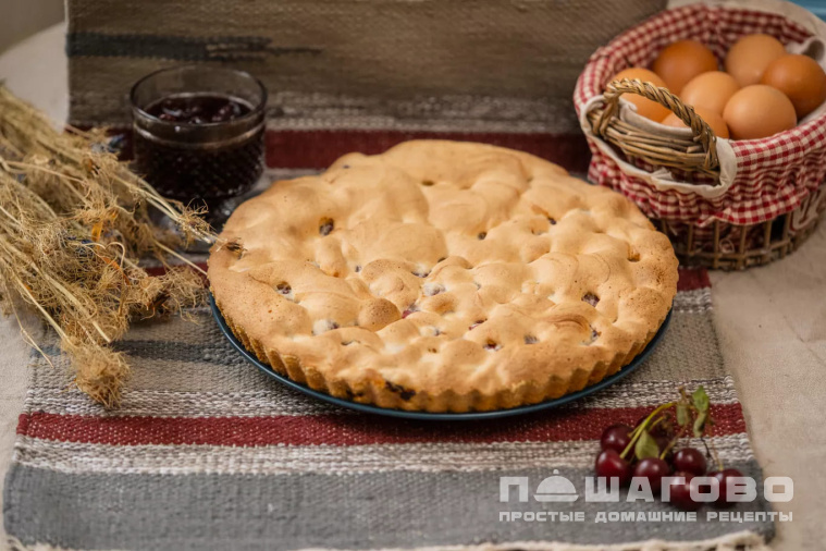 Вишневая шарлотка
