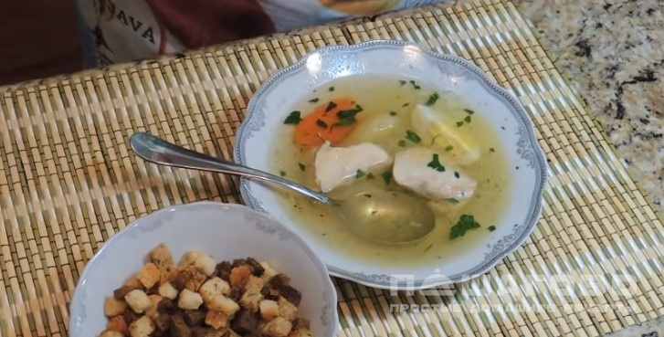 Простой куриный бульон