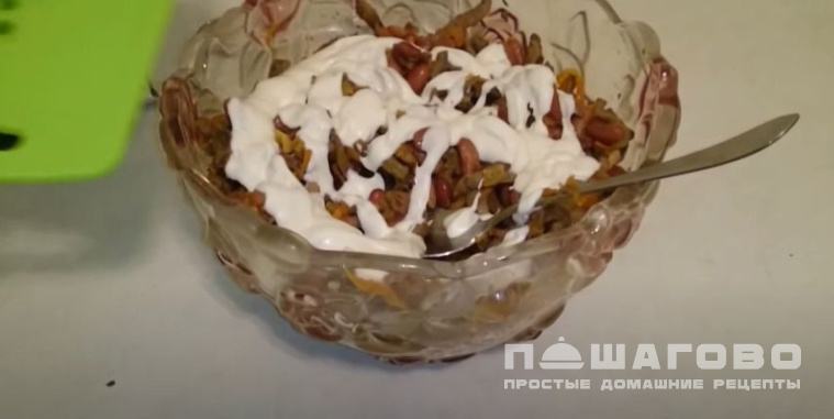 Салат из фасоли с печенью