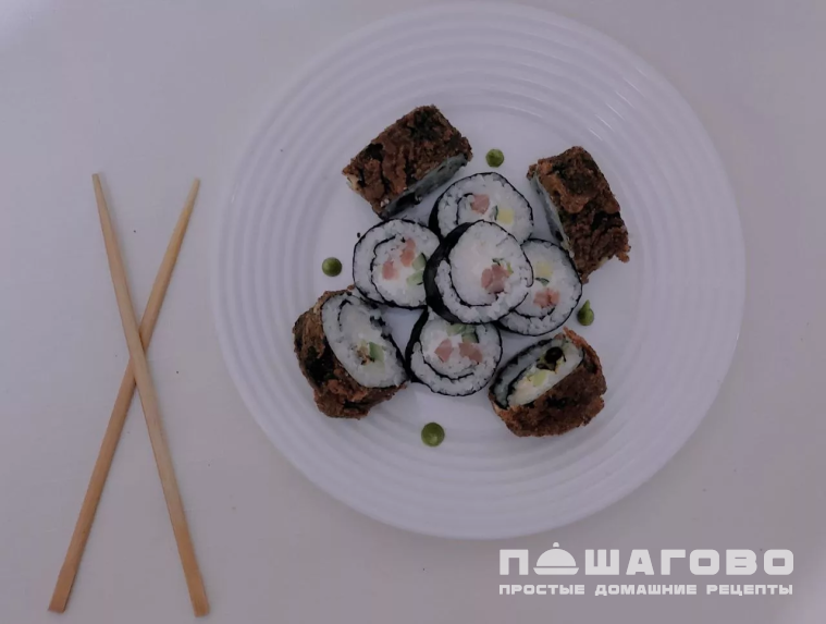 Роллы с мидиями и семгой