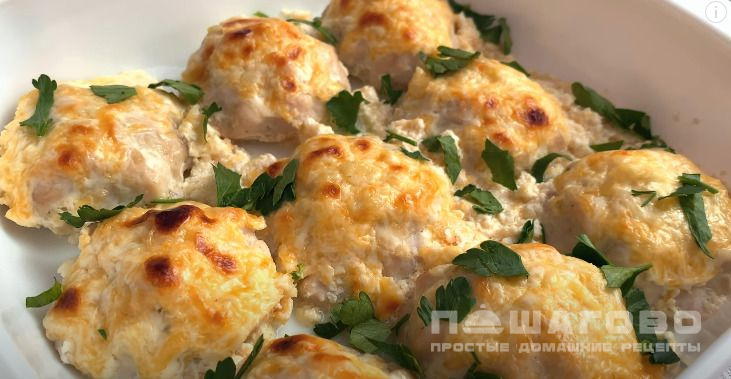 Нежные куриные шарики в сырно-сливочном соусе