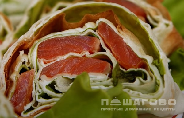 Рулет из лаваша с красной рыбой