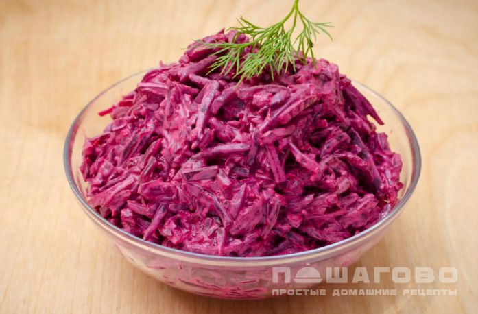 Салат из сырой свеклы с чесноком и майонезом