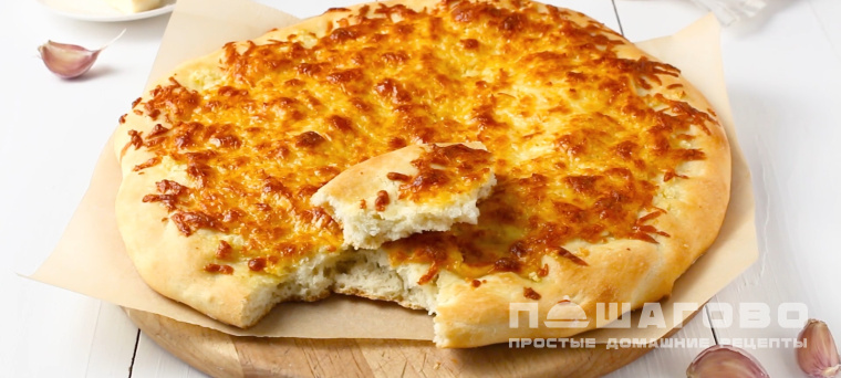 Сырные лепешки с чесноком в духовке