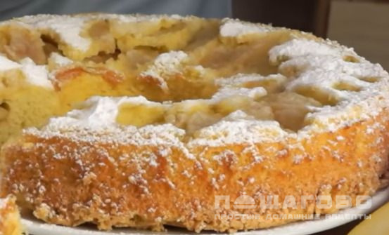 Классическая шарлотка с яблоками
