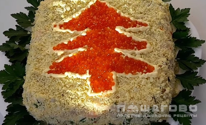 Салат Царский с кальмарами и красной икрой