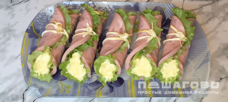 Рулетики из ветчины с сыром и яйцом
