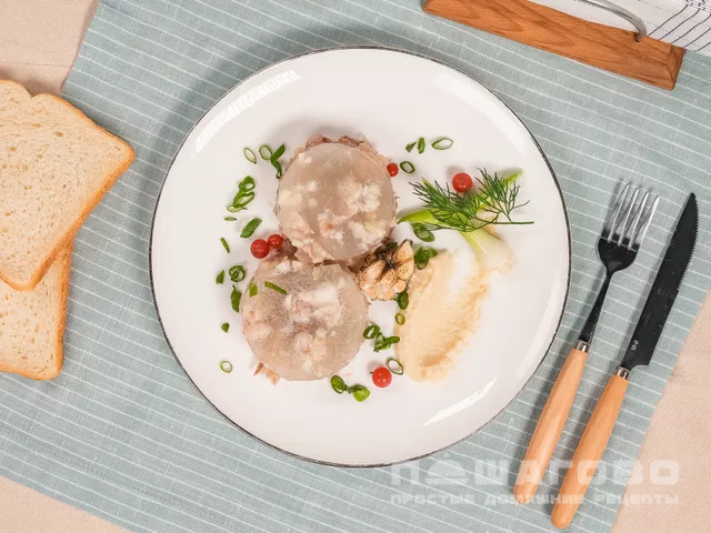 Холодец в банках