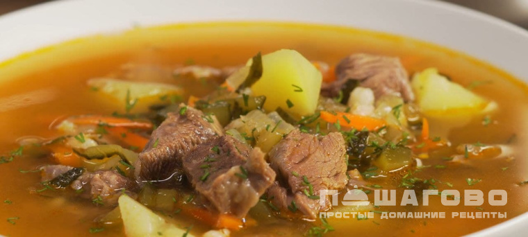 Рассольник классический с перловкой и огурцами