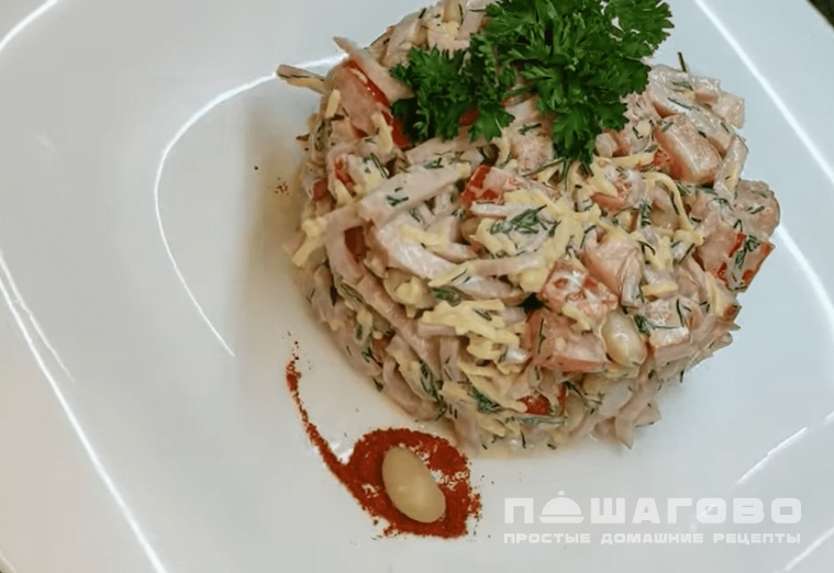 Салат с фасолью и ветчиной