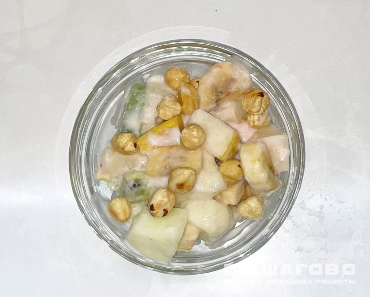 Фруктовый салат с йогуртом и желе