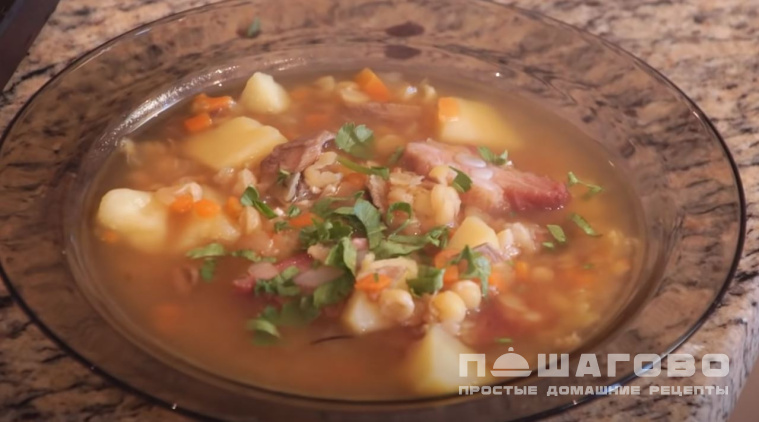 Гороховый суп с копченостями 