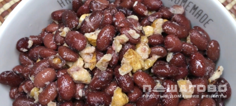 Салат с фасолью и грецкими орехами