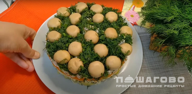 Салат «Грибная поляна» с консервированными шампиньонами