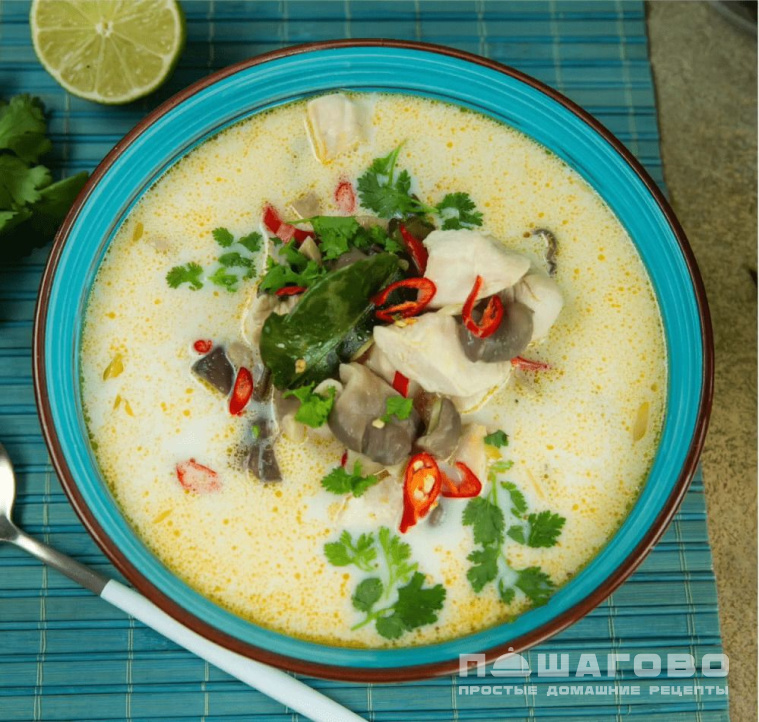 Тайский куриный суп с кокосовым молоком и лимонной травой