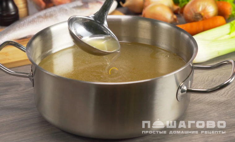 Рыбный бульон с сельдереем