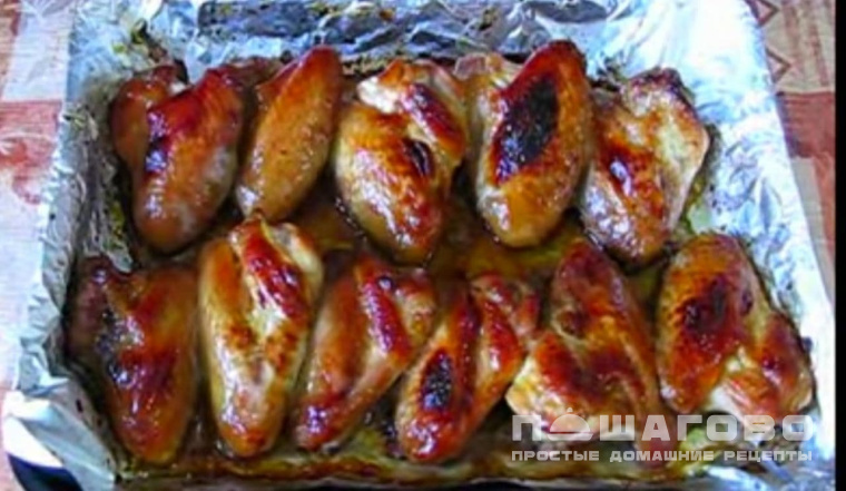 Куриные крылышки в медово-горчичном соусе, запеченные в духовке