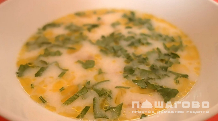 Суп с сыром и яйцом