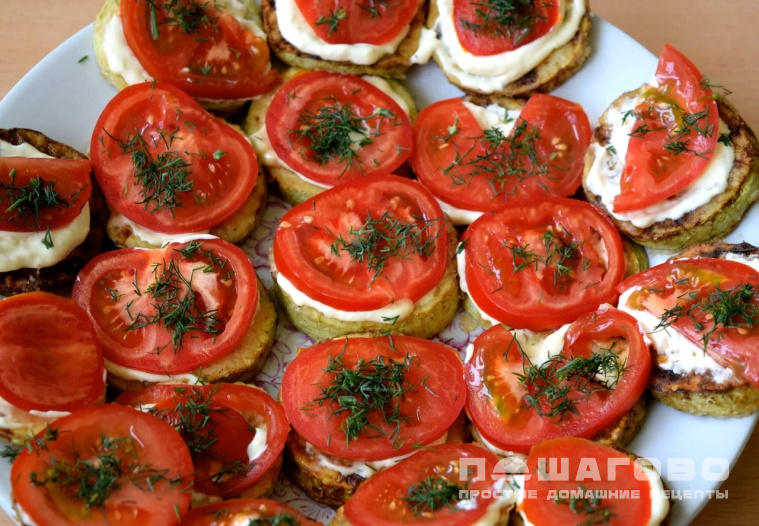 Кабачки с помидорами и чесноком