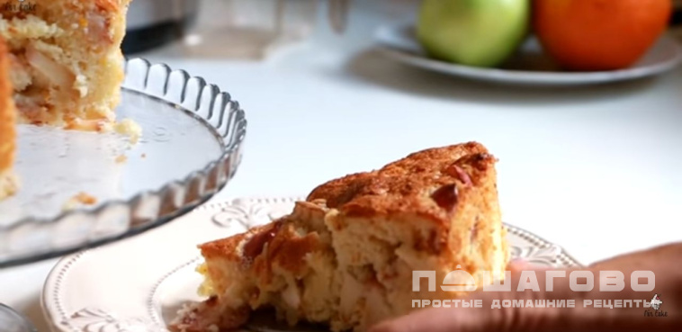 Яблочная шарлотка