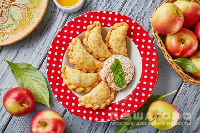 Вареники с яблоками