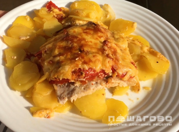 Мясо по-французски с картошкой в духовке