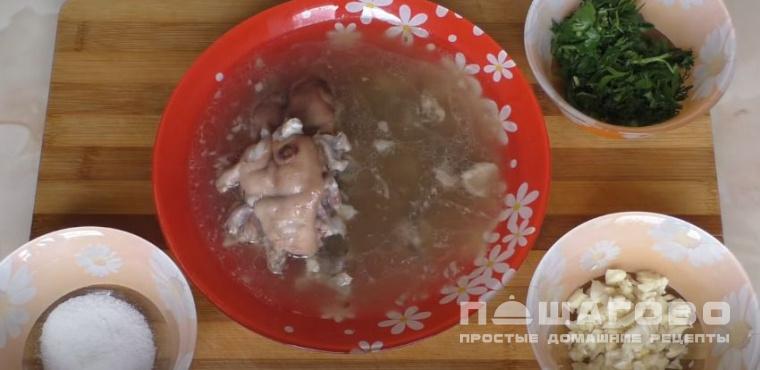 Щи из свиных ножек
