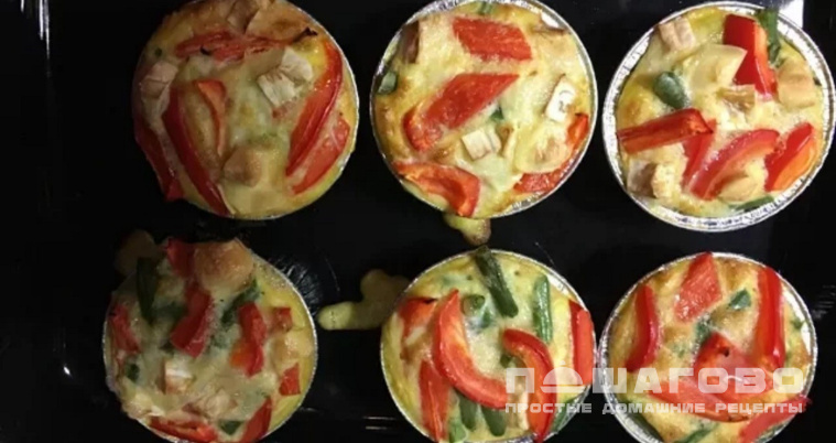 Яичница с колбасой и сыром в духовке