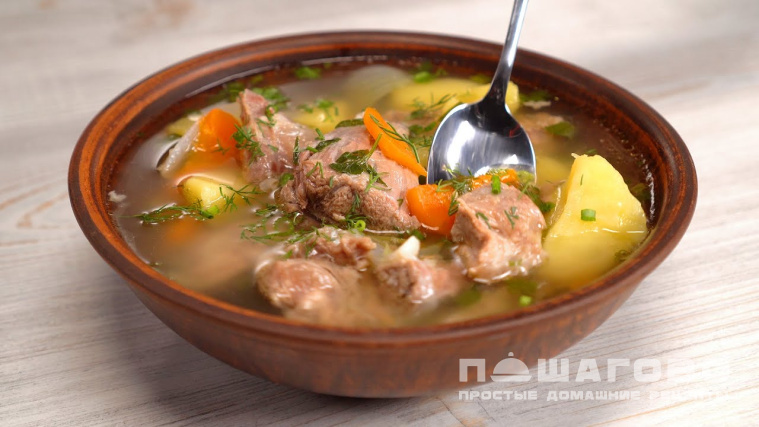 Мясной бульон на кости с овощами