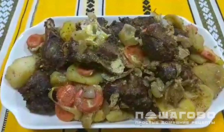 Заяц в духовке с картошкой