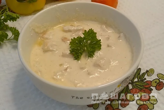 Куриное филе в сырном соусе