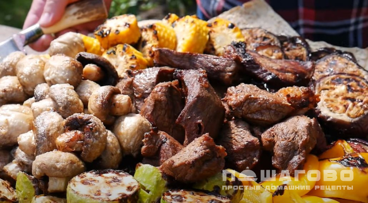 Мягкий и сочный шашлык из говядины на мангале
