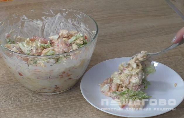 Простой салат из креветок