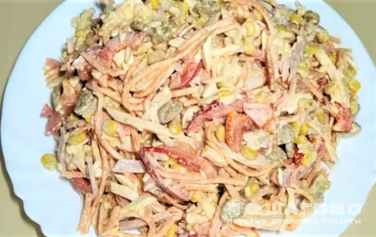 Салат с сухариками и корейской морковью