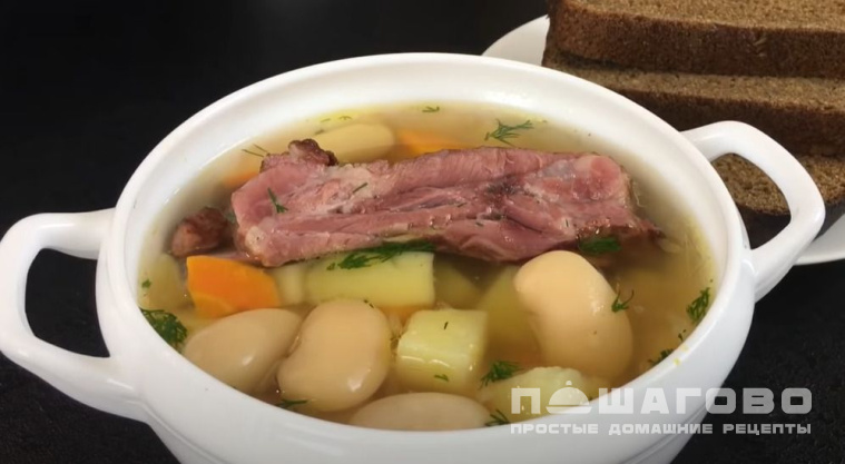 Суп с фасолью с копченостями